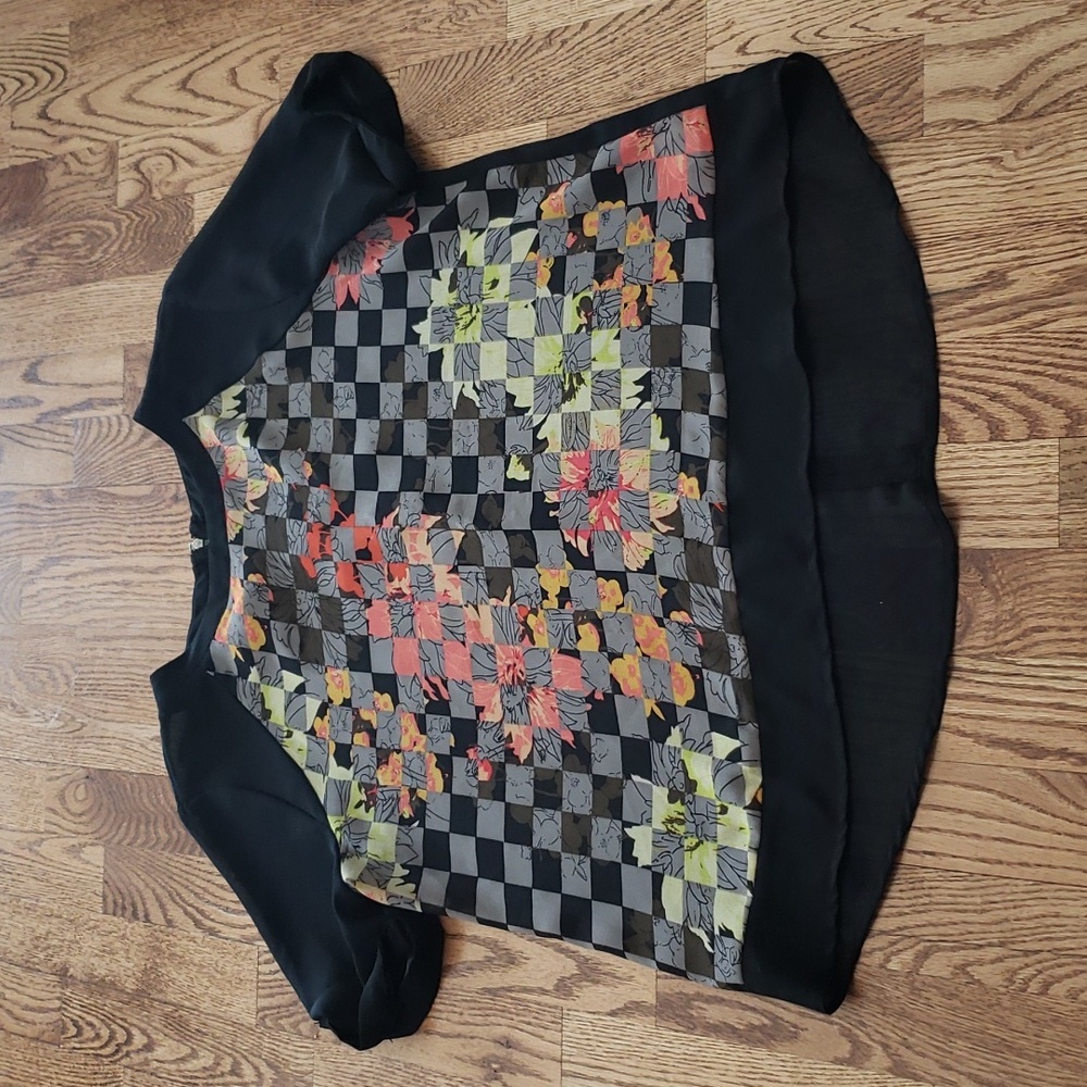 (M) Halogen Slightly Sheer Checkered Floral Print Top Lightweight Loose Fit